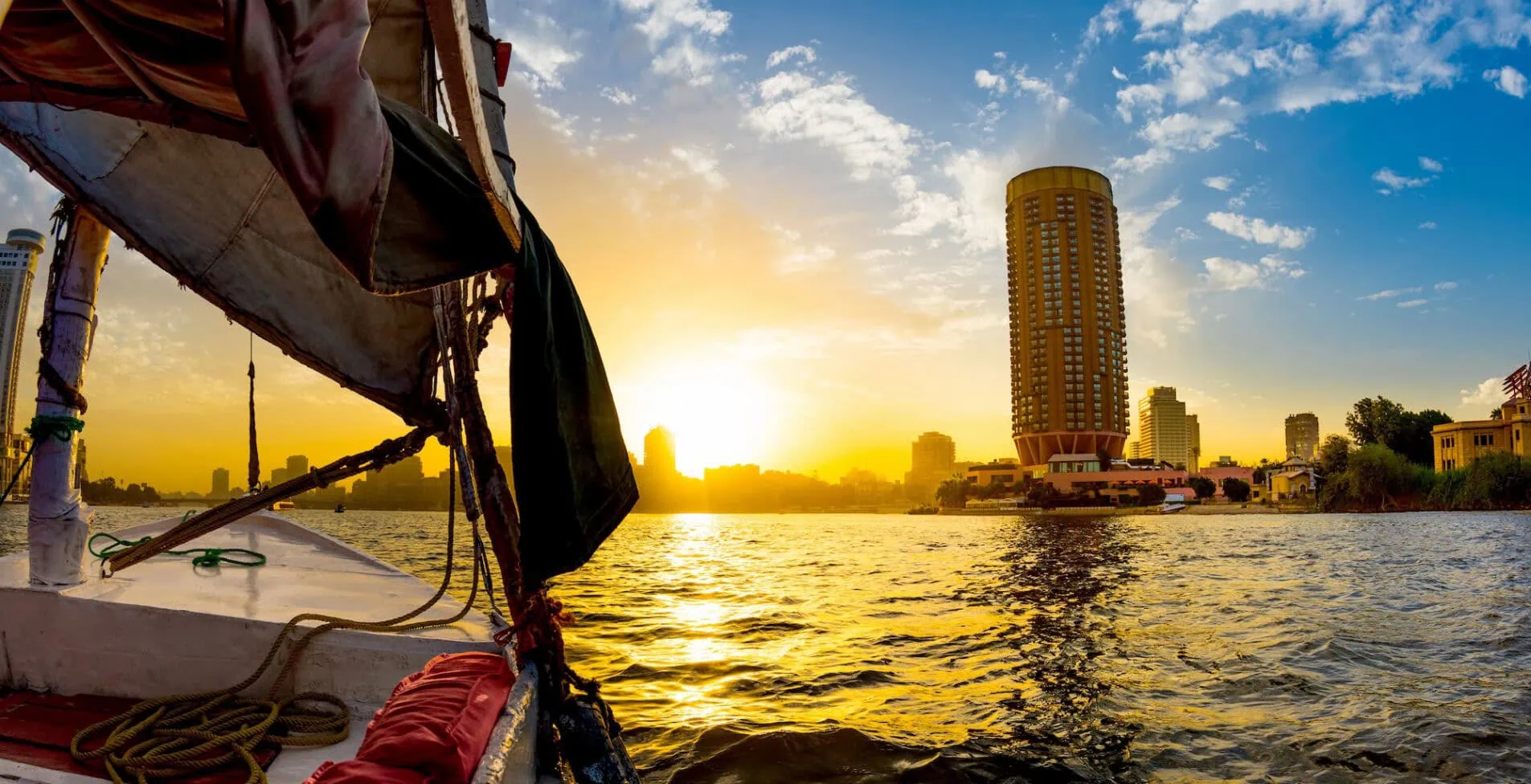 Full-Day Tour at Egyptian Museum and Cairo City with Felucca Ride